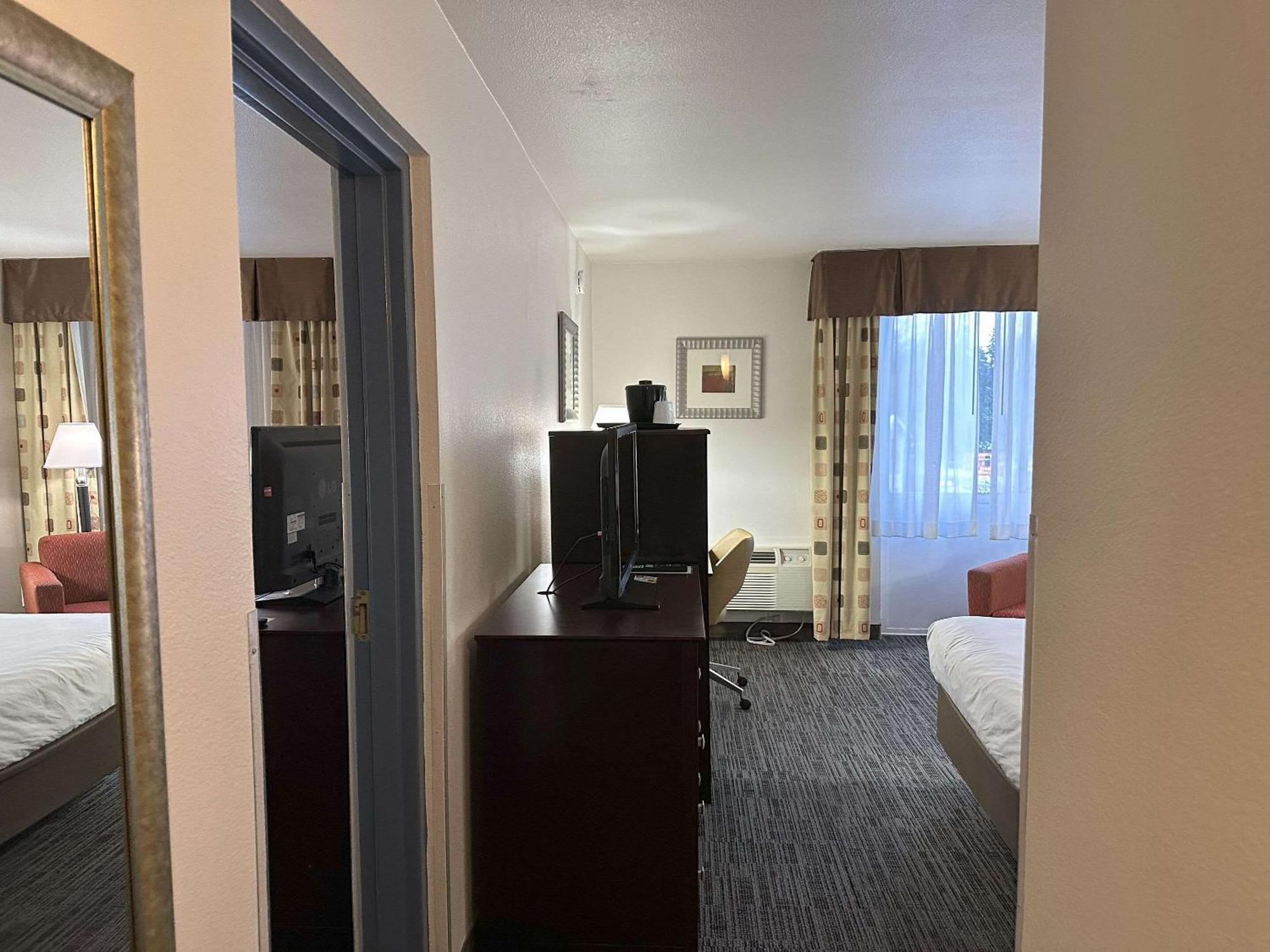 Quality Inn & Suites Everett Ngoại thất bức ảnh