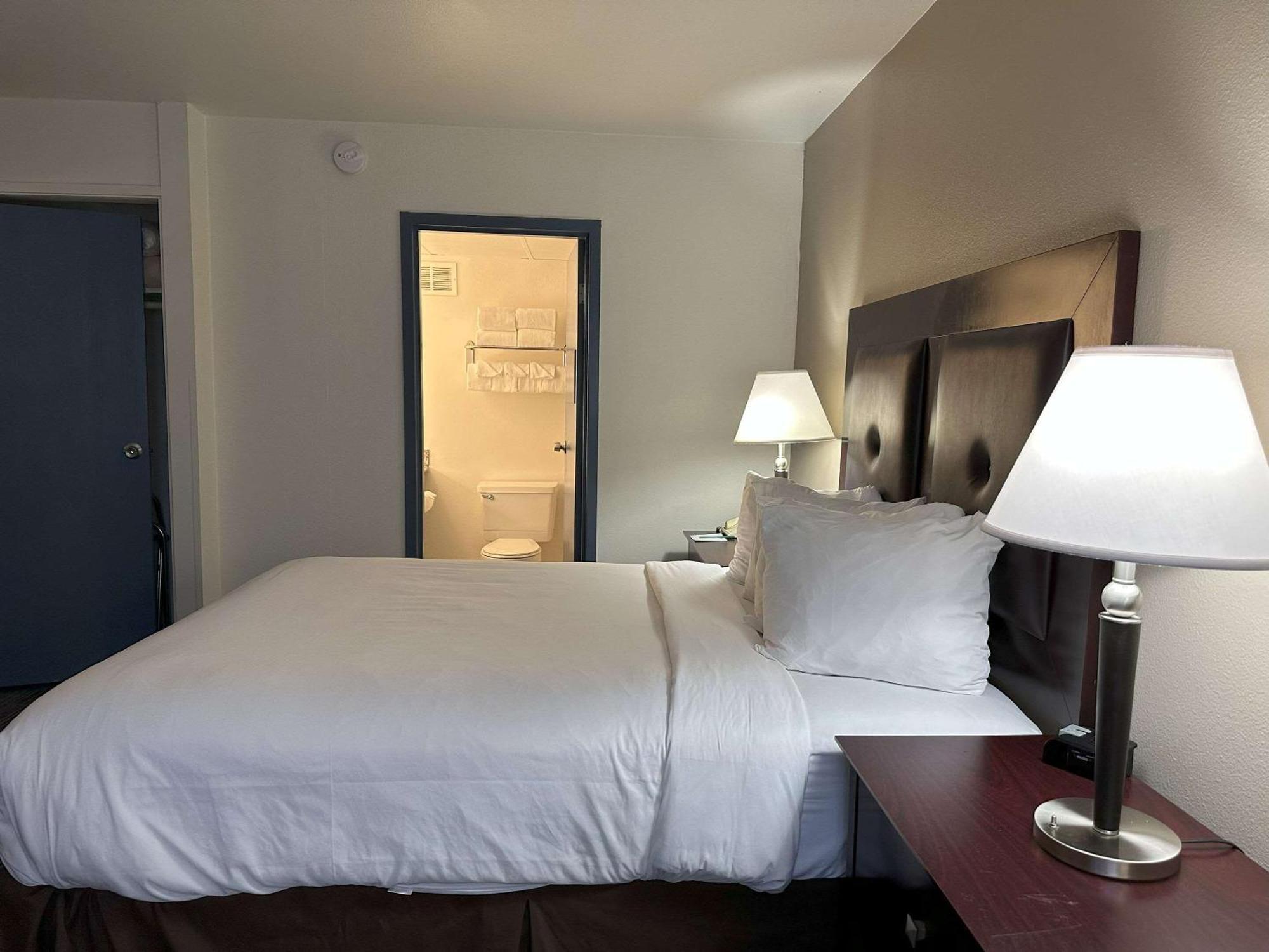 Quality Inn & Suites Everett Ngoại thất bức ảnh