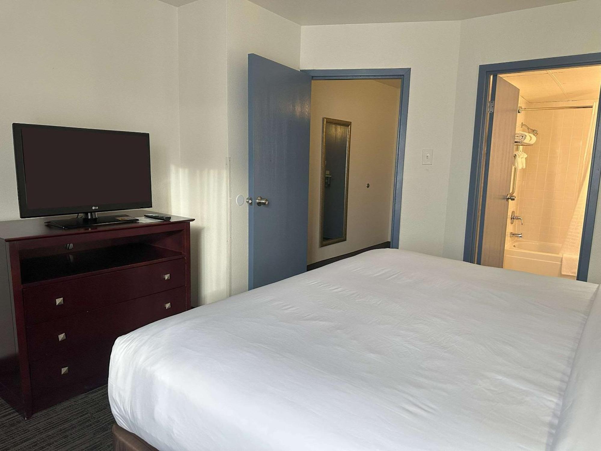 Quality Inn & Suites Everett Ngoại thất bức ảnh