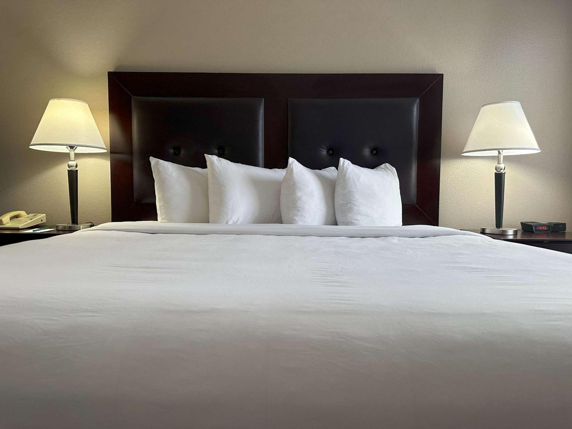Quality Inn & Suites Everett Ngoại thất bức ảnh