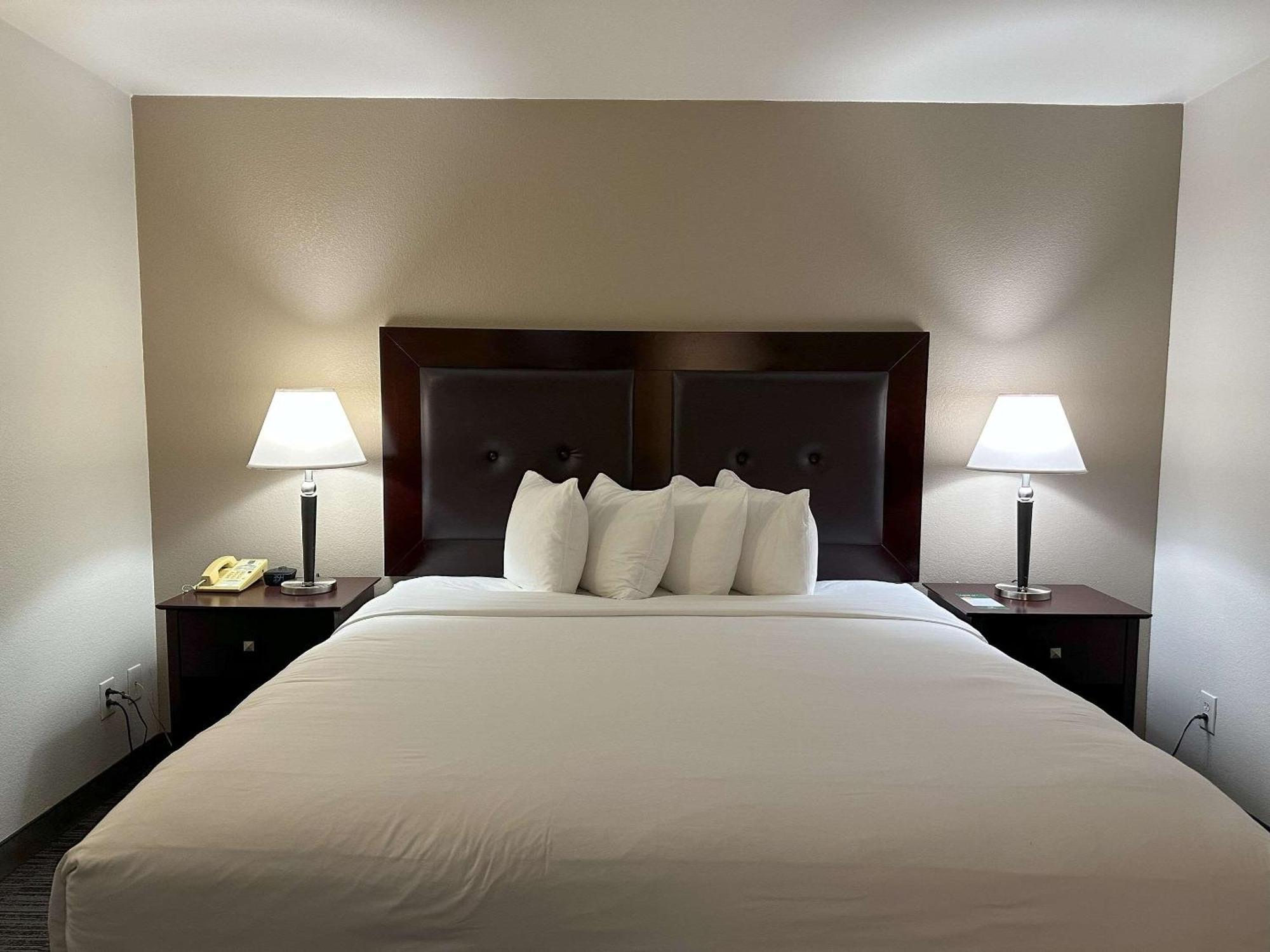 Quality Inn & Suites Everett Ngoại thất bức ảnh