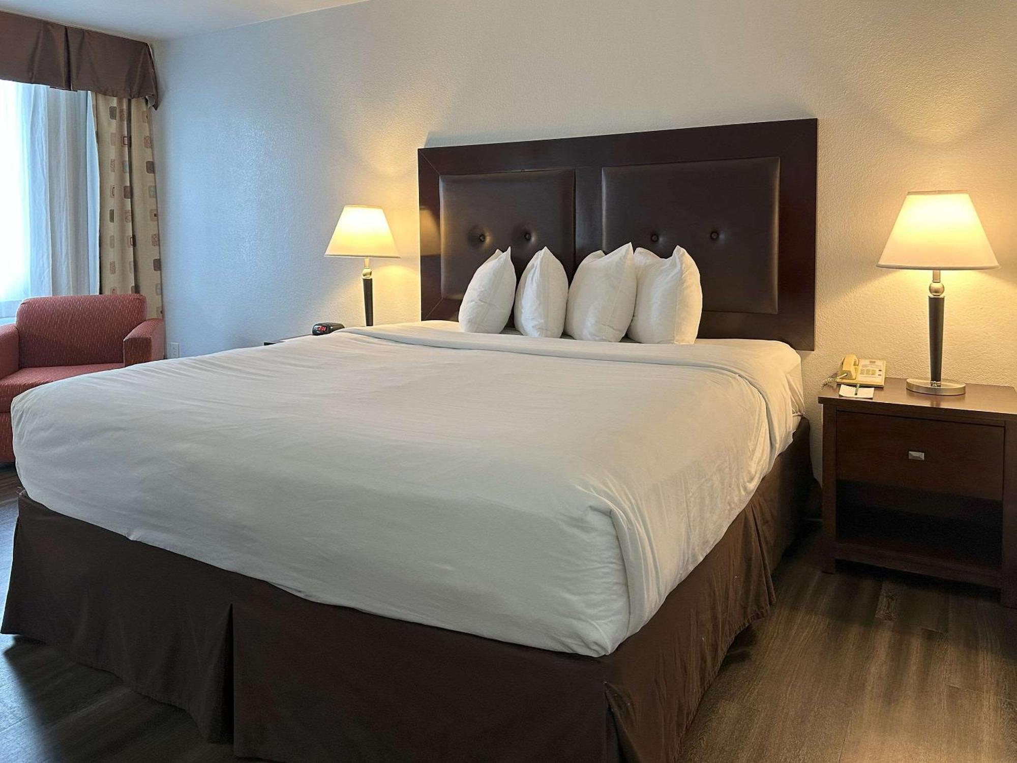 Quality Inn & Suites Everett Ngoại thất bức ảnh